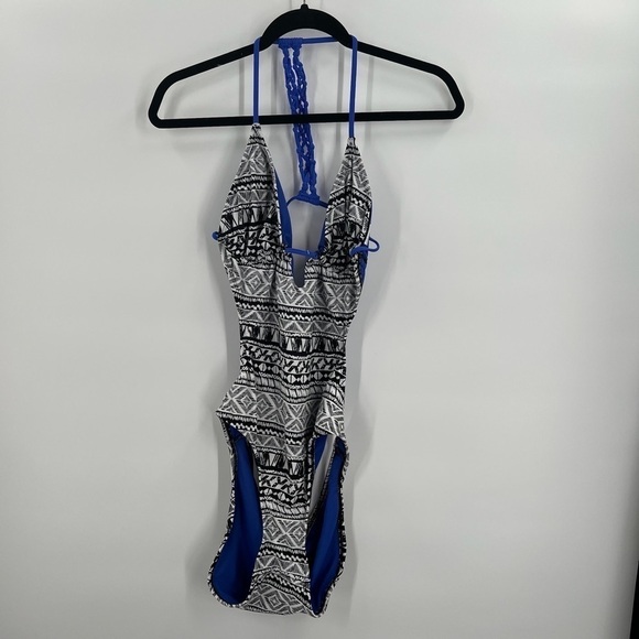 Xhilaration One Piece Bathing Suit Ladies XL - Picture 1 of 3